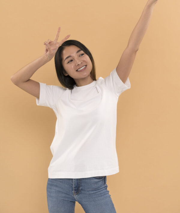 Ultimate White T-Shirt 220 GSM – Timeless & Flattering Design for Women White T-Shirt 220 GSM – A premium cotton tee offering a flattering fit and timeless style, perfect for layering or casual wear.